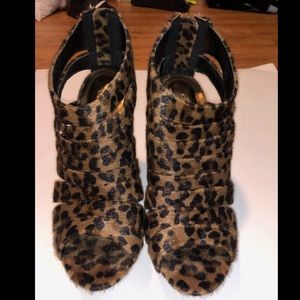 Rouge Black and Leopard/ cheetah Wedges
